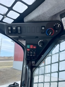 รถตักล้อยาง JOHN DEERE 333G ปี 2024 สภาพดีเยี่ยม ขายดี พร้อมส่งทั่วโลก - Product Image 6