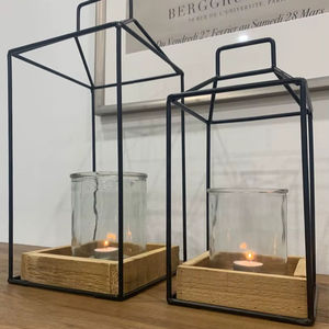 Linternas de madera rústica y hierro negro - Product Image 1