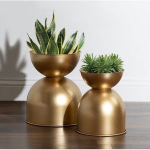 Jardinera de metal decorativa con acabado dorado exterior adecuado para bodas o arreglos florales de celebración especial - Product Image 1