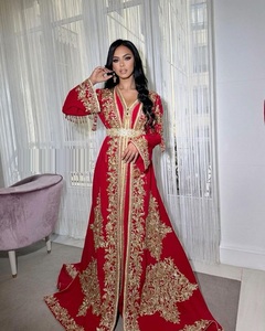 ÉLÉGANTE BRODERIE ZARI OR SUR ROBE CAFTAN VELOURS ROUGE AVEC PERLES DE VERRE CRISTAL ORNÉ, PIERRE, SEQUENCE,DABKA WORK @ 2024 - Product Image 1