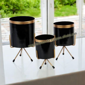 Jardinière décorative cylindrique noire et dorée la plus vendue avec support trépied Meilleur prix Pots de fleurs et jardinières - Product Image 4