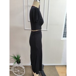 Conjunto de Dos Piezas para Mujer: Blusa Corta de Cuello Redondo y Falda Midi con Abertura, Modelo Sandy, 35732 - Negro - Product Image 6