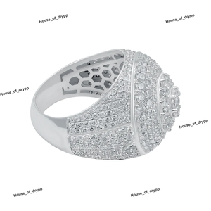 Anillo Redondo Plateado con Diamante Moissanita en el Centro, Engaste Pavé, Diseño de Lujo para Hombre y Mujer - Product Image 4