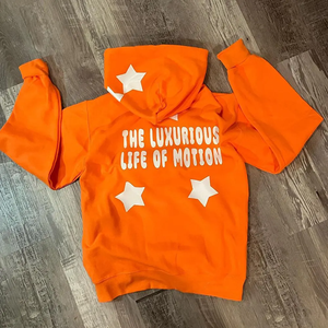 Sweat à capuche orange pour homme, imprimé dessin animé, étoiles, streetwear, pull à capuche décontracté, graphique audacieux - Product Image 4