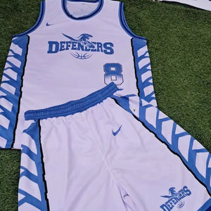 Maillots de football personnalisés par sublimation thermique avec des designs, logos et numéros de joueur personnalisés pour la vente en gros et la personnalisation - Product Image 1