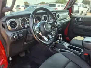 Jeep Wrangler Unlimited Sahara Usado de 2018 - Product Image 4