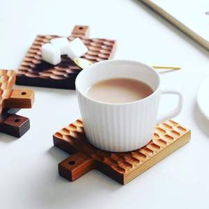 Juego de Posavasos Cuadrados de Madera Duraderos de Diseño para Agregar un Toque Sofisticado a Mesas de Café y Áreas de Servicio para el Hogar y Comercios - Product Image 5