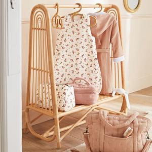 Moins cher prix bébé vêtements affichage suspendu support en rotin pour chambre d'enfants portable cintre rails et supports du Vietnam - Product Image 5