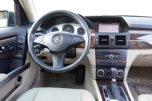 PRÊT À CONDUIRE - VÉHICULE D'OCCASION À VOLANT À GAUCHE |   Conduite à droite |   2010 MERCEDESSSS-BENZZSS GLK350 4MATICCSS - Product Image 4