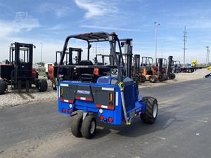 Chariot élévateur à moteur thermique Princeton D45.2 Turfmate 2024 avec commandes par joystick, conduite assise, pneus pneumatiques, hauteur de levage de 10 pieds, neuf - Product Image 2