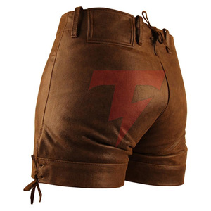 Shorts en cuir pour homme à finition lisse - Design décontracté et écologique pour un mouvement confortable et un look élégant - Product Image 2