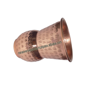 Accessoire de bar à boisson artisanal en cuivre, gobelet Mughlai avec design martelé pour restaurant - Product Image 3
