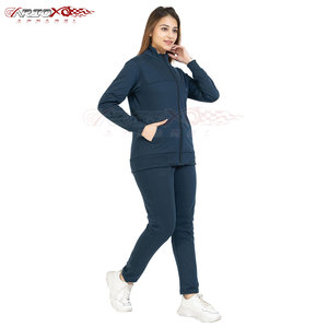 ชุดวอร์มผู้หญิงโพลีเอสเตอร์มีซิปแบบเต็มตัวสวมใส่สบายและมีกระเป๋าด้านข้างระบายอากาศได้ - Product Image 3