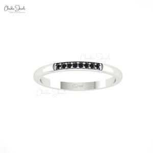 Anillo de Oro Sólido de 14k Hecho a Mano con Diamantes Negros de Corte Brillante de 1.2mm, Diseño de Canal, Producto de Moda, Regalo para Compromiso - Product Image 2