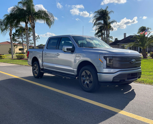 FORD F-150 LIGHTNING LARIAT 2022 USADO de Calidad, con Volante a la Izquierda/Derecha - Product Image 2