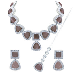 Alex Jewellery's Elegant Silver Kundan Gargantilla Collar Set Diseño triangular y cuadrado con perlas Piedras de diamantes Regalos de bodas - Product Image 3