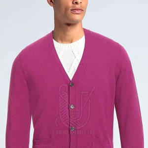 เสื้อคาร์ดิแกนผู้ชายแฟชั่น ทรงเข้ารูป ผ้าถัก ระบายอากาศดี ปักโลโก้ด้านหน้า ติดกระดุม สำหรับฤดูใบไม้ร่วงและฤดูหนาว ผลิตในปากีสถาน - Product Image 4