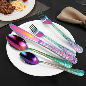 Ensemble de couverts multicolores brillants avec motif floral pour salle à manger élégante fête de mariage maison de luxe et accessoires de table élégants - Product Image 3