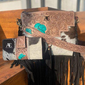 Véritable sac à main Western fabriqué à la main en cuir de vachette usiné pour femmes sac de soirée élégant et pochette en fourrure usinée ensemble combiné Unique - Product Image 1