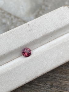 Forma redonda de turmalina Natural de 5MM, excelente corte y calidad de Color, piedra preciosa de turmalina Natural para hacer joyas de 0,53 quilates. - Product Image 2