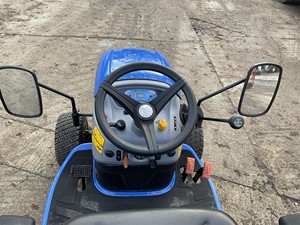 Tracteur New Holland Boomer Series NEUF/OCCASION à vendre, machine agricole robuste et lourde pour l'utilisation en ferme, sur le champ et dans le jardin - Product Image 6