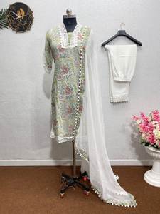 Haut et pantalon en georgette à impression numérique de style traditionnel pour femmes avec tenue de fête Dupatta pour des occasions spéciales - Product Image 2