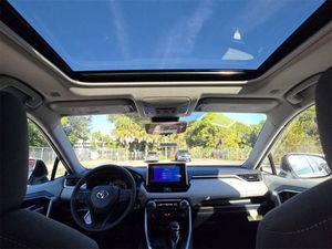 Toyota RAV 4 XLE 2025 - Product Image 4