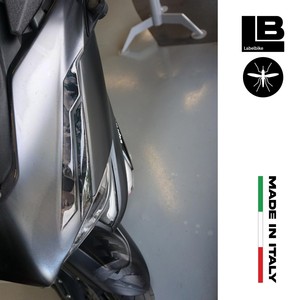 Adesivi Personalizzati per Moto Yamaha Tmax 560 20° Anniversario, Decorazione per Casco - Product Image 4