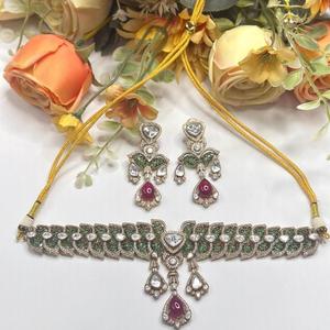 ชุดสร้อยคอพร้อมต่างหูประดับด้วยหินชุบทองคุณภาพสูง ดีไซน์คลาสสิก เหมาะสำหรับงานแต่งงาน คอลเลคชั่นเครื่องประดับสำหรับผู้หญิง - Product Image 1