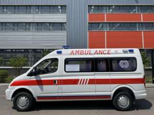 Ambulancia de Emergencia Usada con Cabina Cerrada, Sistema de Flujo de Aire Controlado, Transmisión Automática, Emisión Euro 4, Combustible Diésel - Product Image 5