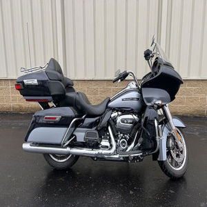 TOUT NOUVEAU U68313 2019 Moto Road Glide édition luxe faible kilométrage - Product Image 1