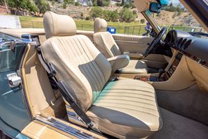 Mercedes-Benz 560SL de 1988, poco uso, sin reserva, motor V8, color azul verdoso metalizado, techo rígido de fábrica incluido, sin modificar. - Product Image 5