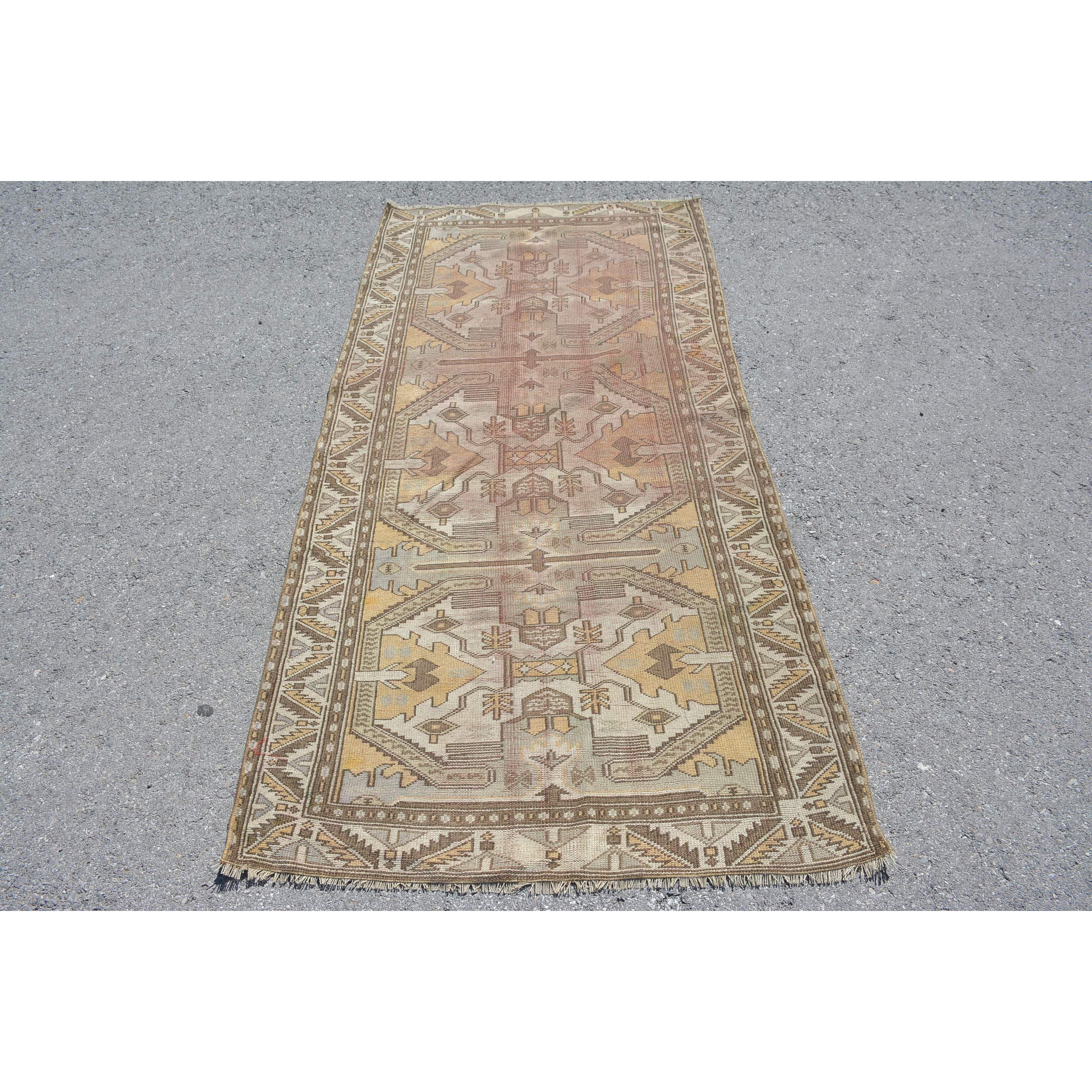 สีน้ำตาล