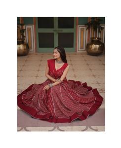 Meilleure vente Ensemble Lehenga Choli en rayonne imprimée prêt à l'emploi pour vêtements spéciaux Navratri disponible en plusieurs tailles - Product Image 1
