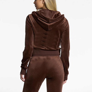 Traje de correr de terciopelo ajustado de dos piezas con logotipo personalizado para mujer, ropa de entrenamiento de invierno, conjunto de chándal bordado con patrón sólido informal - Product Image 5