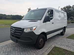 Sprinter 2024 USADO con Volante a la Izquierda, Cámara Trasera y Asientos de Tela en Buen Estado, Listo para Conducir - Product Image 2