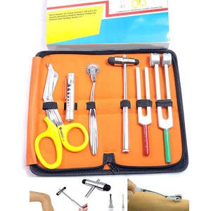 Set de 6 piezas: Martillo de percusión para reflexos auditivos, Linterna de bolsillo, Diapasón C 128/C 512, Tijeras para vendajes de 7.25 pulgadas, Rodillo de Wartenberg - Product Image 5