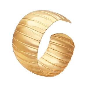 Urban Metal <b>Bracelet</b> Matches Street Style Trends With Strong Build And Contemporary Design - Product Image 1