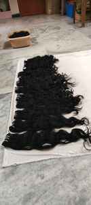 Mechones de pelo de mujer negro virgen rizado ondulado natural sin procesar máquina de vendedor barato pelos humanos de templo indio de doble trama - Product Image 3