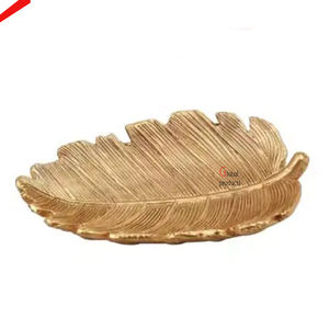 Plato de servicio de comida de metal con acabado dorado de hermoso diseño para hotel y hogar - Product Image 2