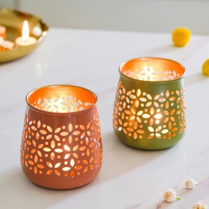 Nouveau Porte-bougie décoratif rond en fer, design luxueux, revêtement poudré, support à bougie pour la décoration de la maison, fait à la main - Product Image 2