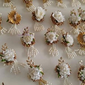 Belles broches de motifs de fleurs Broche de motif de travail Moti pour le travail des saisons de mariage et de festival et les broches Bharat Swagat - Product Image 2