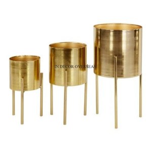 Aluminio fundido de alto grado chapado en oro más vendido moderno creativo diseñador de arte conjunto de 3 macetas y jardineras de flores para el hogar y el jardín - Product Image 1