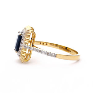 Anillo de Zafiro Azul con Corte Esmeralda y Halo en Oro para Mujer - Joyería Fina para Regalo - Product Image 5
