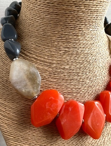 Elegante collar de resina colorido, tipo de cadena, accesorios de joyería de moda casuales hechos de madera, para regalos fabricados en la India - Product Image 6