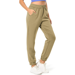 Conjunto de chándal para mujer, chaqueta y Joggers, chándal personalizado transpirable de secado rápido - Product Image 2