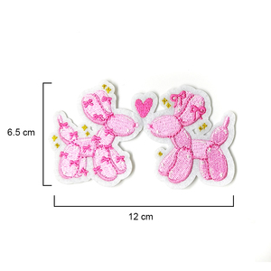 Lindo Parche Bordado de Perro de Doble Globo Rosa con Diseño de Corazón - Product Image 2