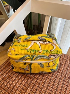 กล่องใส่เครื่องสำอางผ้าฝ้ายลายควิลท์สไตล์วินเทจ ปิดด้วยซิป ทนทาน กันน้ำ เป็นมิตรกับสิ่งแวดล้อม ลายป่าสีเหลือง ปรับแต่งได้ - Product Image 3