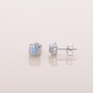 Boucles d'oreilles de luxe en diamant bleu rond de 0,64 ct cultivé en laboratoire, certifiées IGI, plaquées rhodium, or jaune, blanc et rose 9 carats - Product Image 2