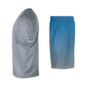 Maillots de football unisexe personnalisés en polyester à séchage rapide, vêtements d'équipe rétro à sublimation complète pour adultes, ensemble avec logo personnalisé - Product Image 3